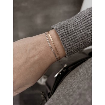 Thin chain bracelet