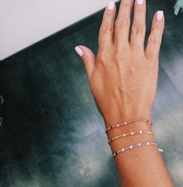 Thin chain bracelet