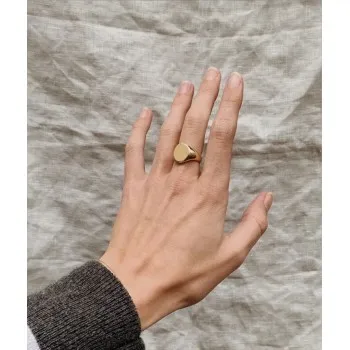 Signet ring